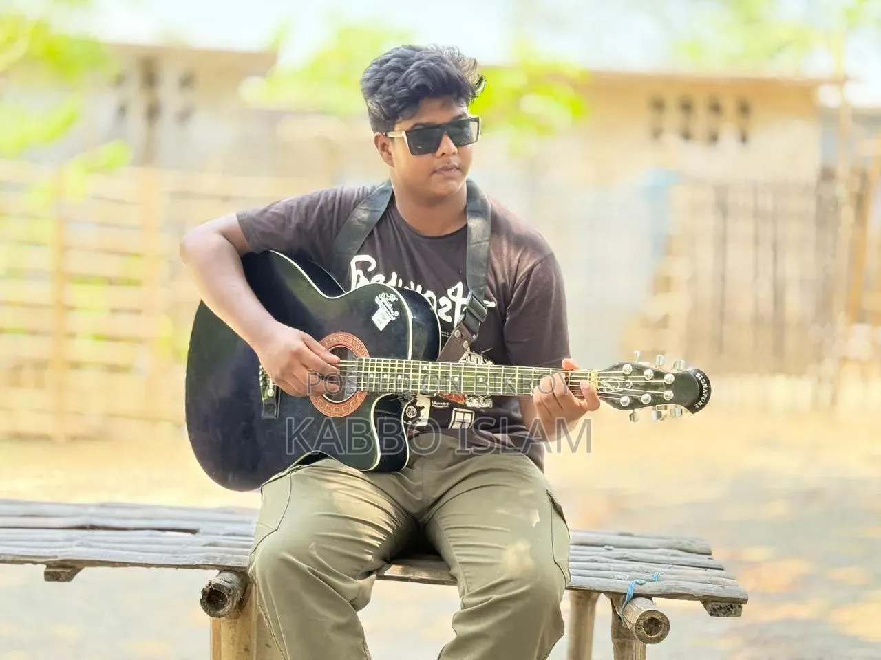 গিটার বিক্রির জন্য