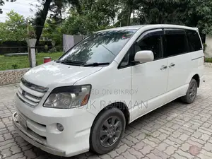 Toyota Noah 2.0 Front Wheel Drive (8 Seater) 2006 Pearl