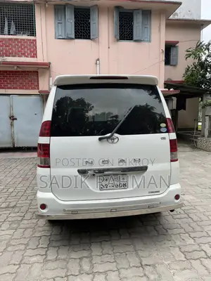 Toyota Noah 2.0 FWD (8 Seater) 2006 Pearl