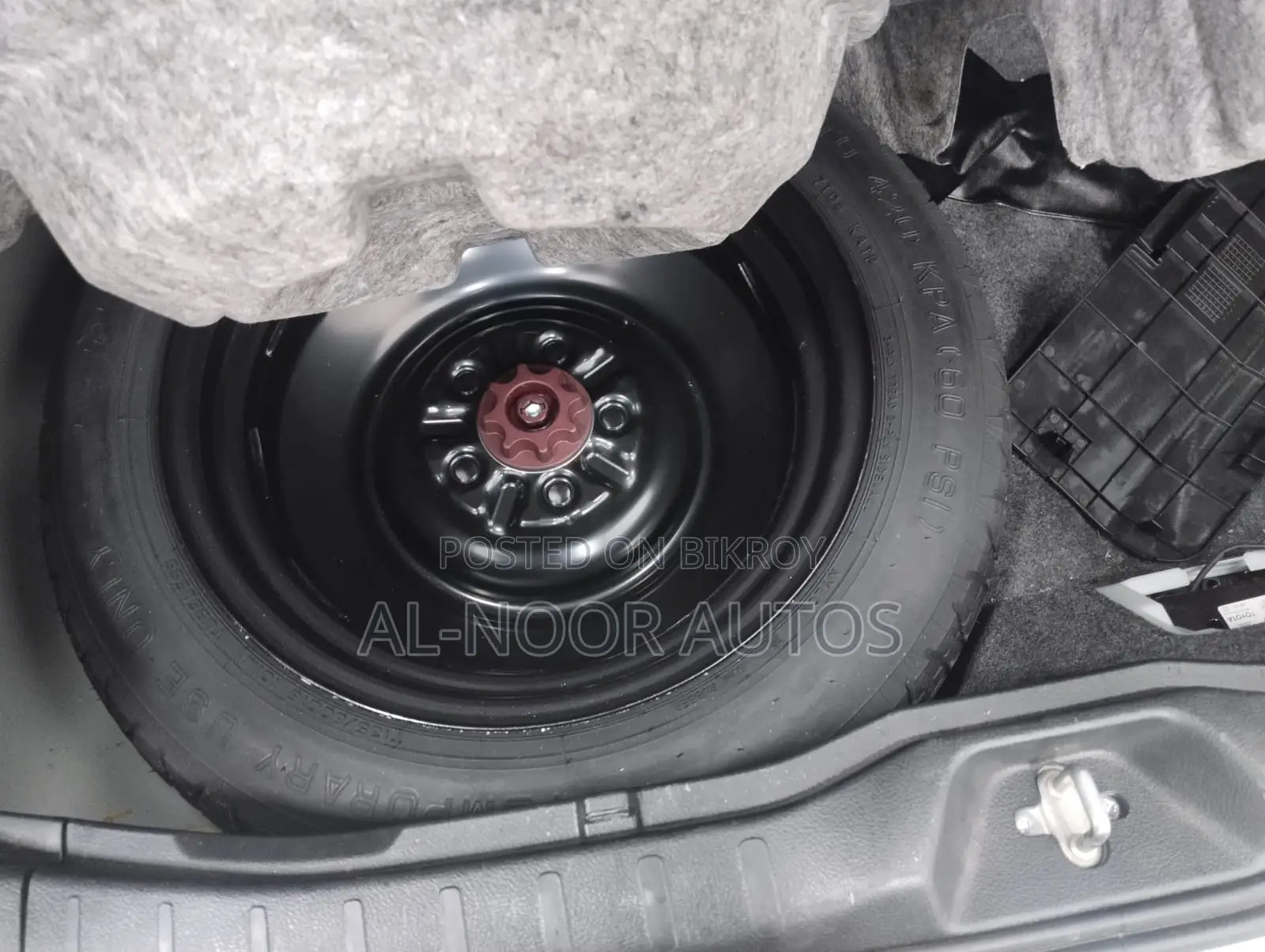 Toyota Noah 2021 Silver