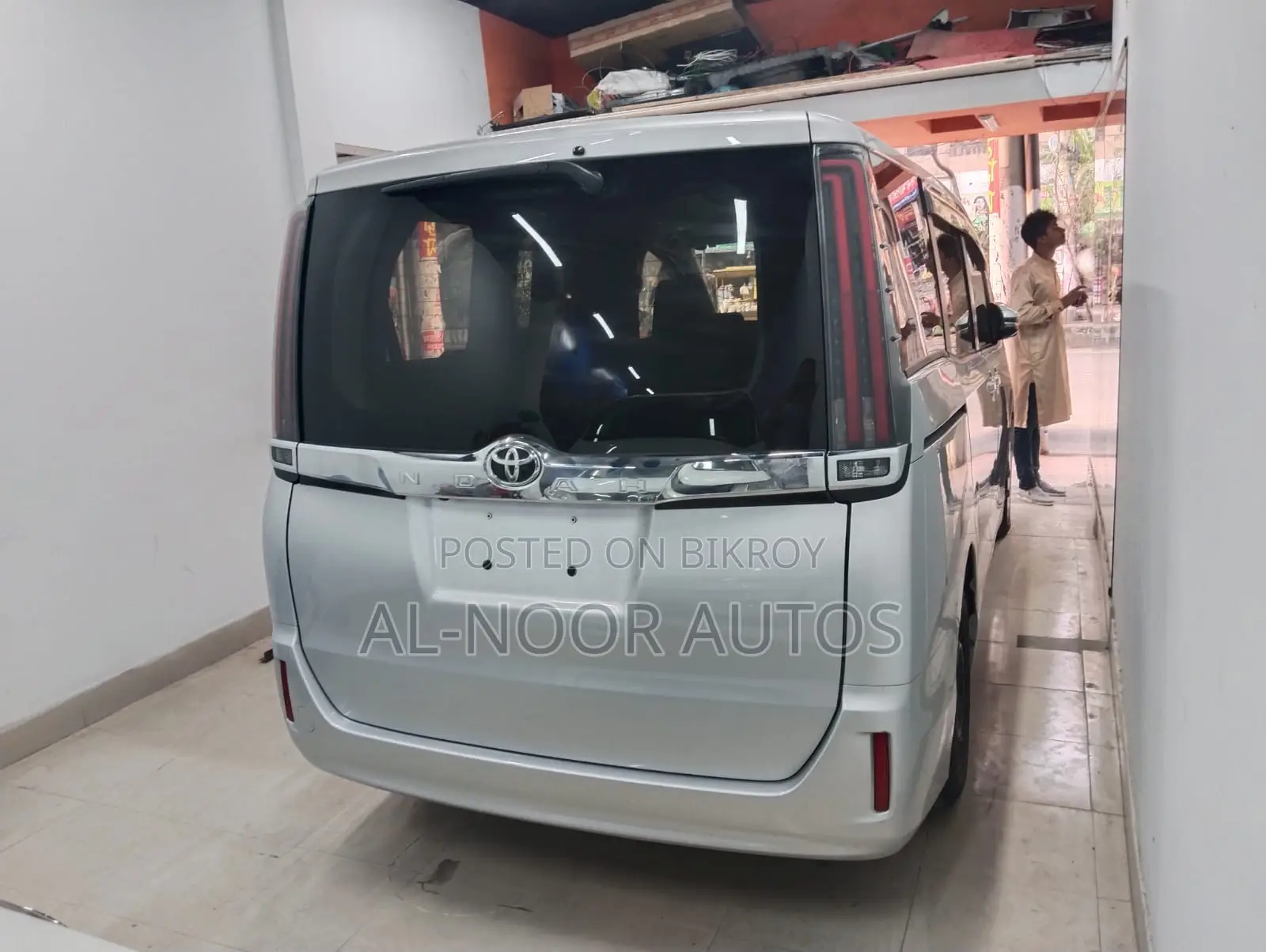 Toyota Noah 2021 Silver