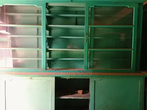 দোকানের ফার্নিচার বিক্রি করা হবে