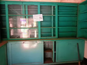দোকানের ফার্নিচার বিক্রি করা হবে