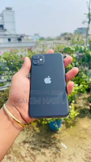 New Apple iPhone 11 64 GB Black
