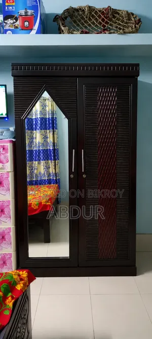 মালয়েশিয়ান কাঠের আলমারি