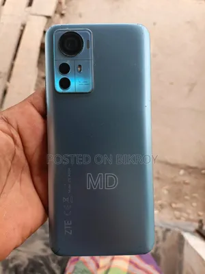 ZTE 64 GB Purple