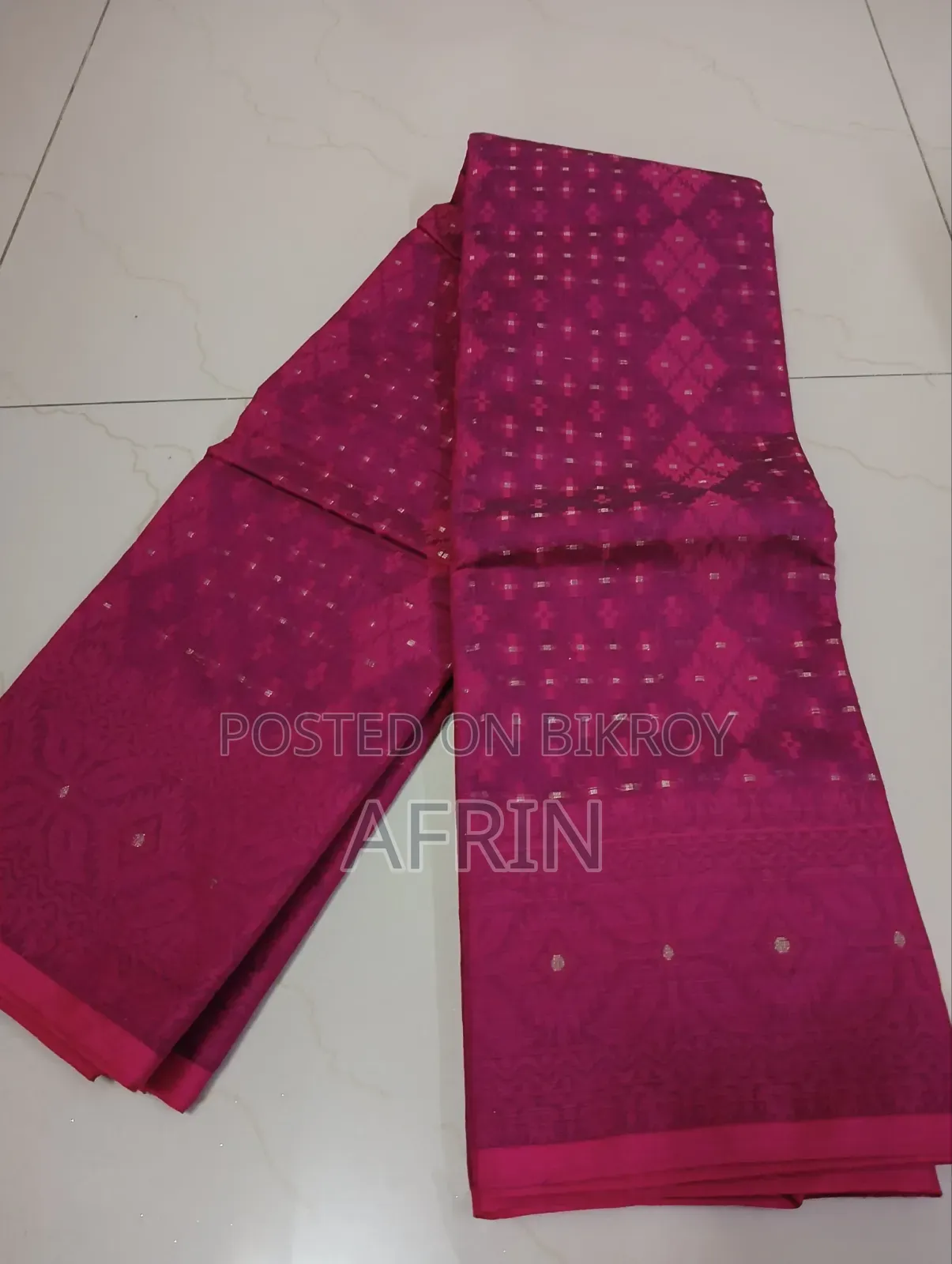 অব্যবহৃত নতুন শাড়ি