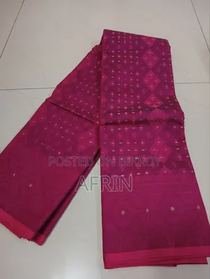 অব্যবহৃত নতুন শাড়ি