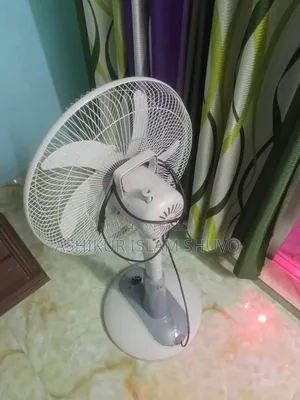 Walton 16'' Rechargeable Fan