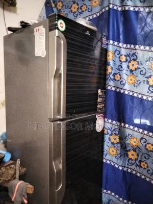 একটি ওয়ালটন ফ্রিজ বিক্রি করা হবে