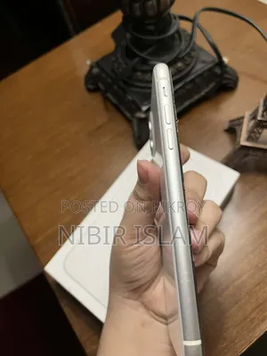 Apple iPhone 11 64 GB White