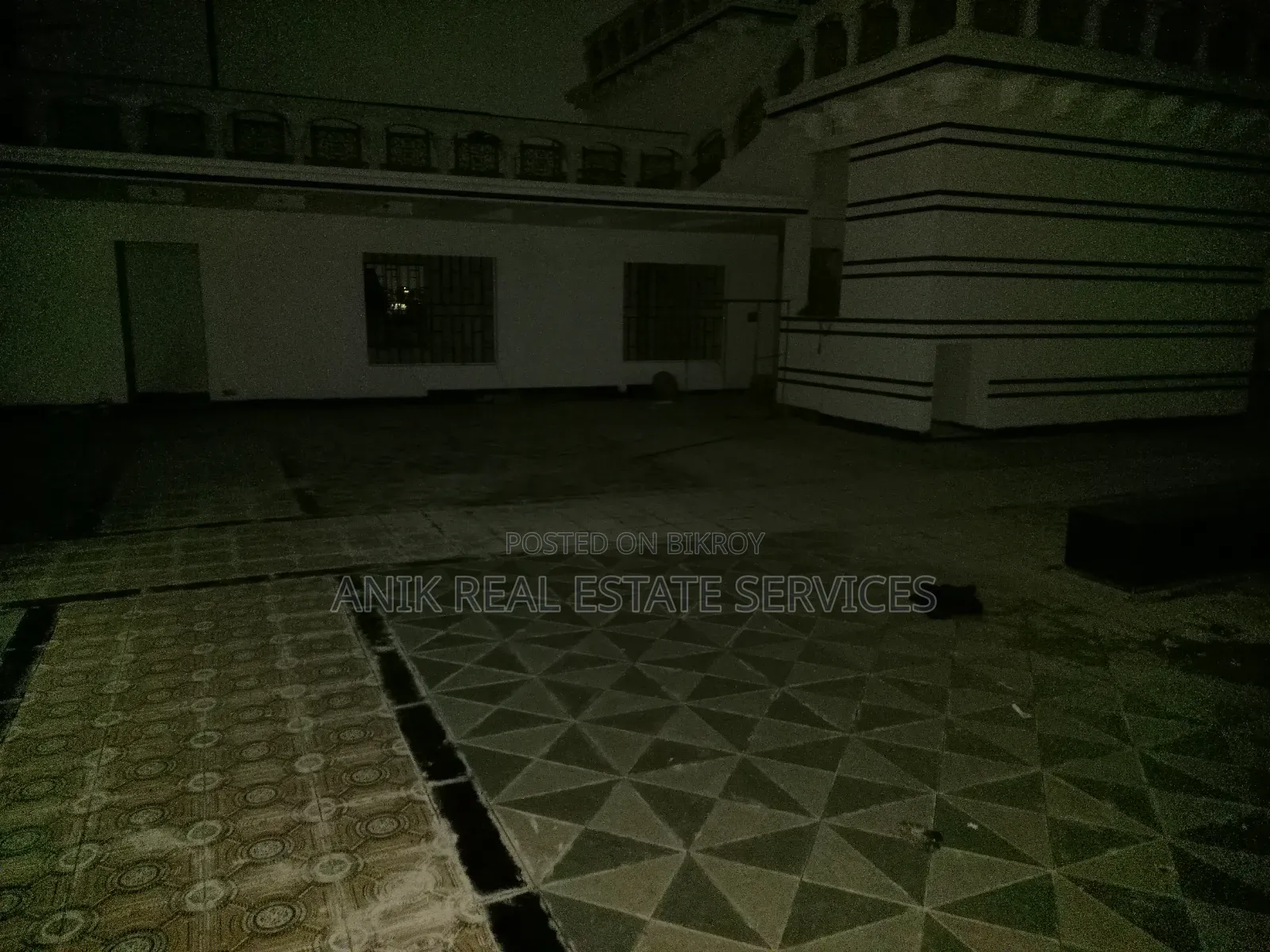 20-bedroom House in Anik Real Estate, Gulshan for Rent