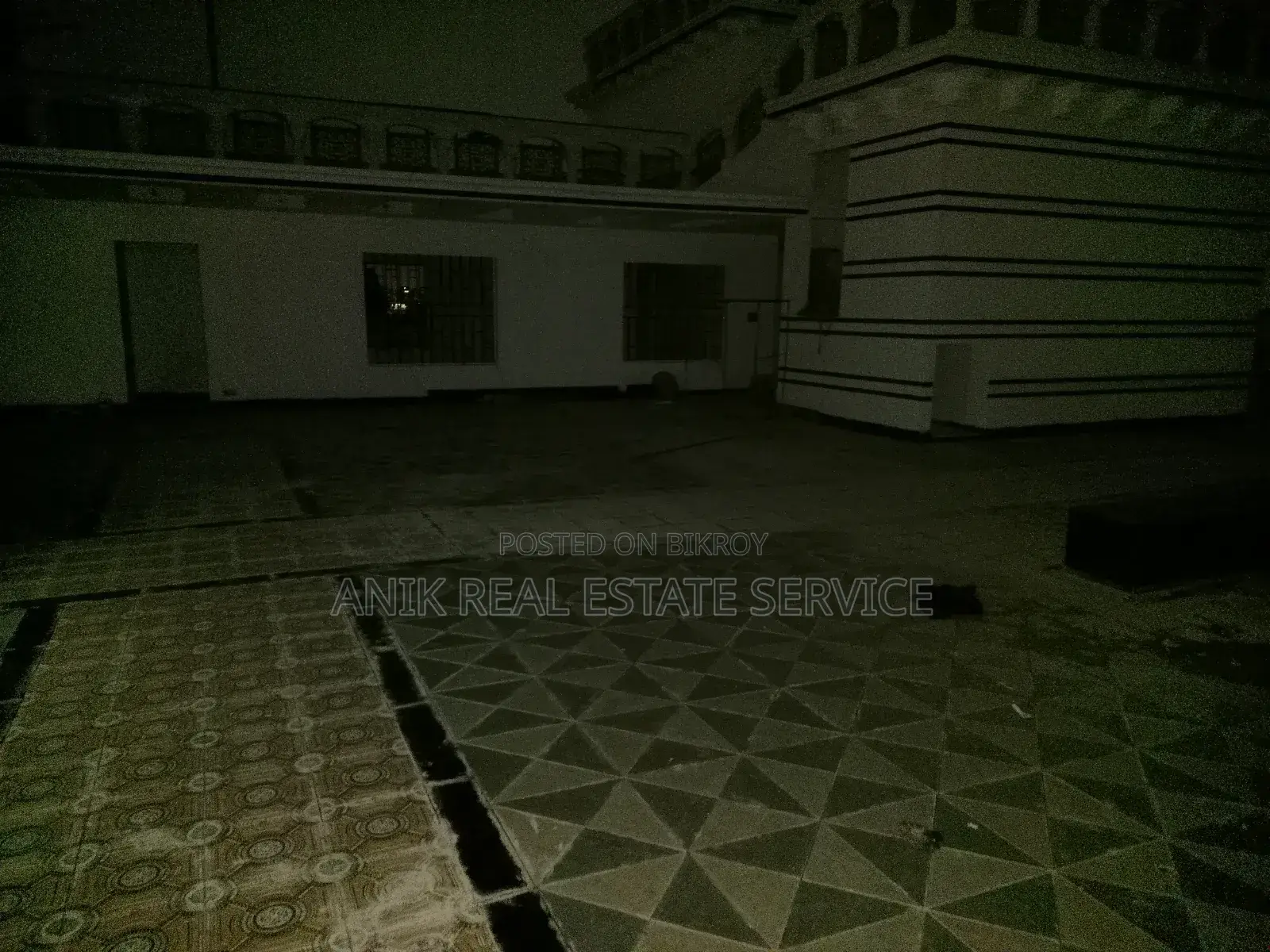 20-bedroom House in Anik Real Estate, Gulshan for Rent