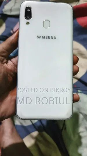 Samsung Galaxy A30 64 GB White