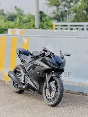 ইয়ামাহা আর১৫ ভি৩ ২০২৩ কালো