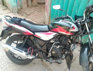 বাজাজ ডিসকভার ১২৫ ২০২০ ব্ল্যাক