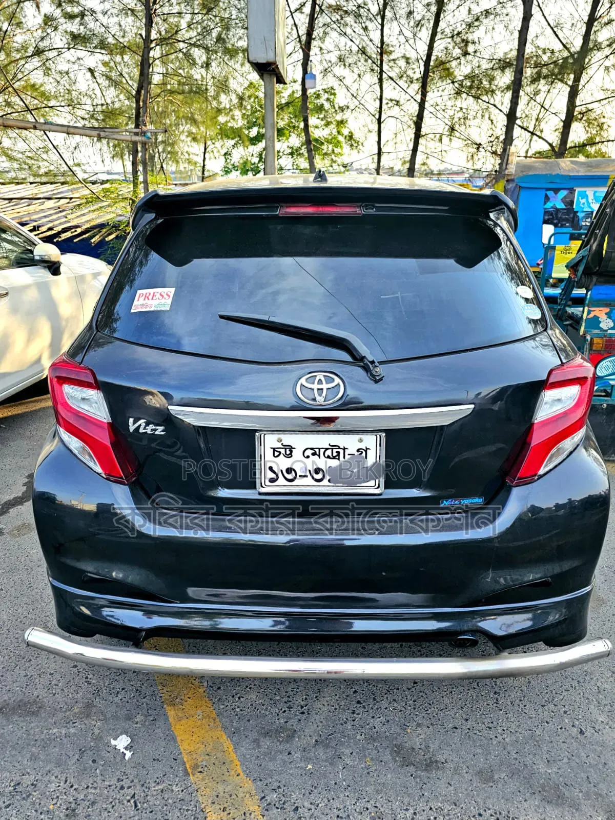 Toyota Vitz 2011 Black