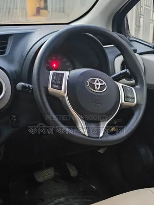 Toyota Vitz 2011 Black