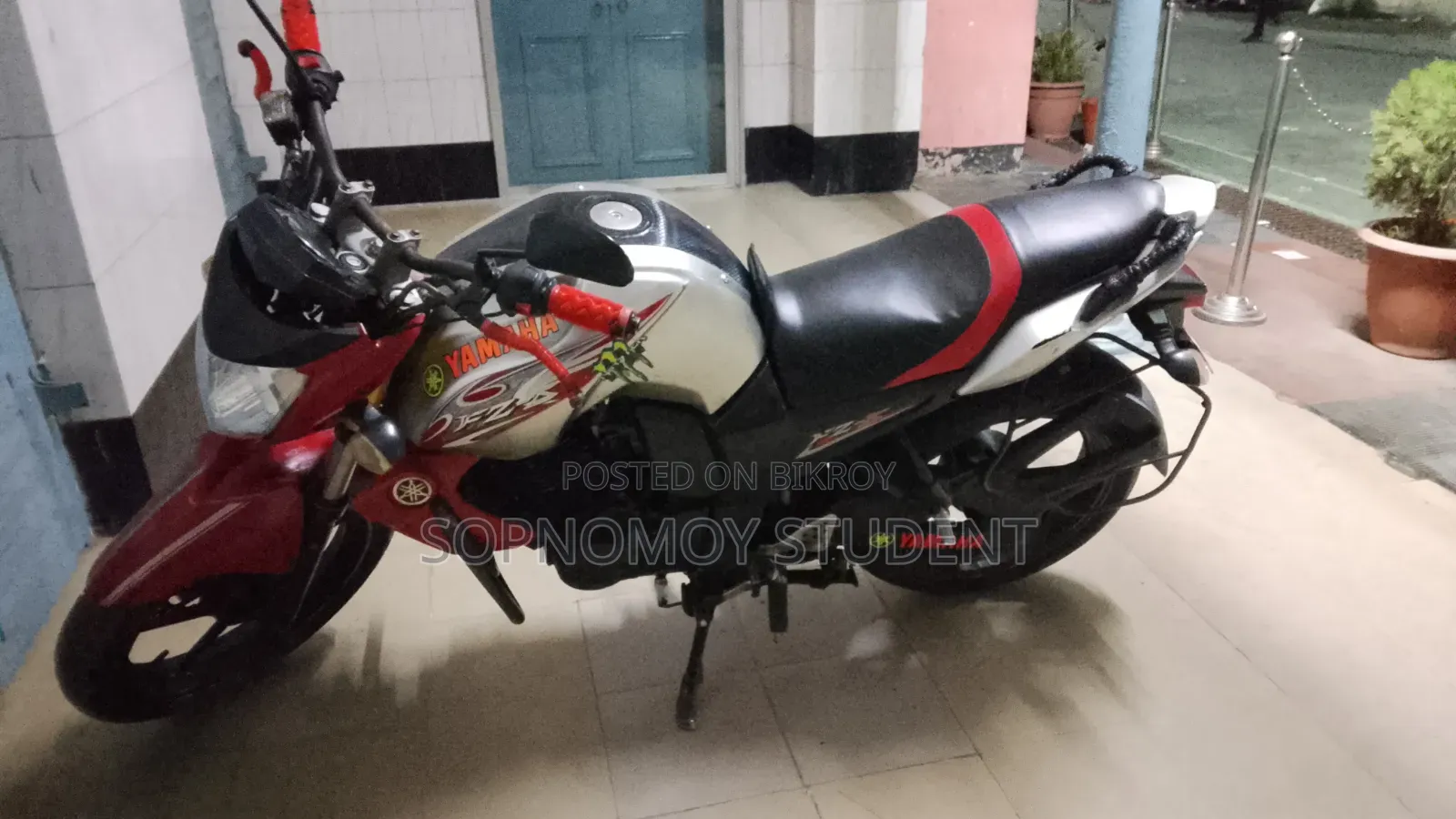 Yamaha FZ 2012 Silver
