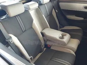 Honda Vezel 2021 Gold