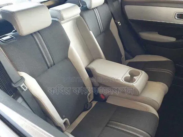 Honda Vezel 2021 Gold