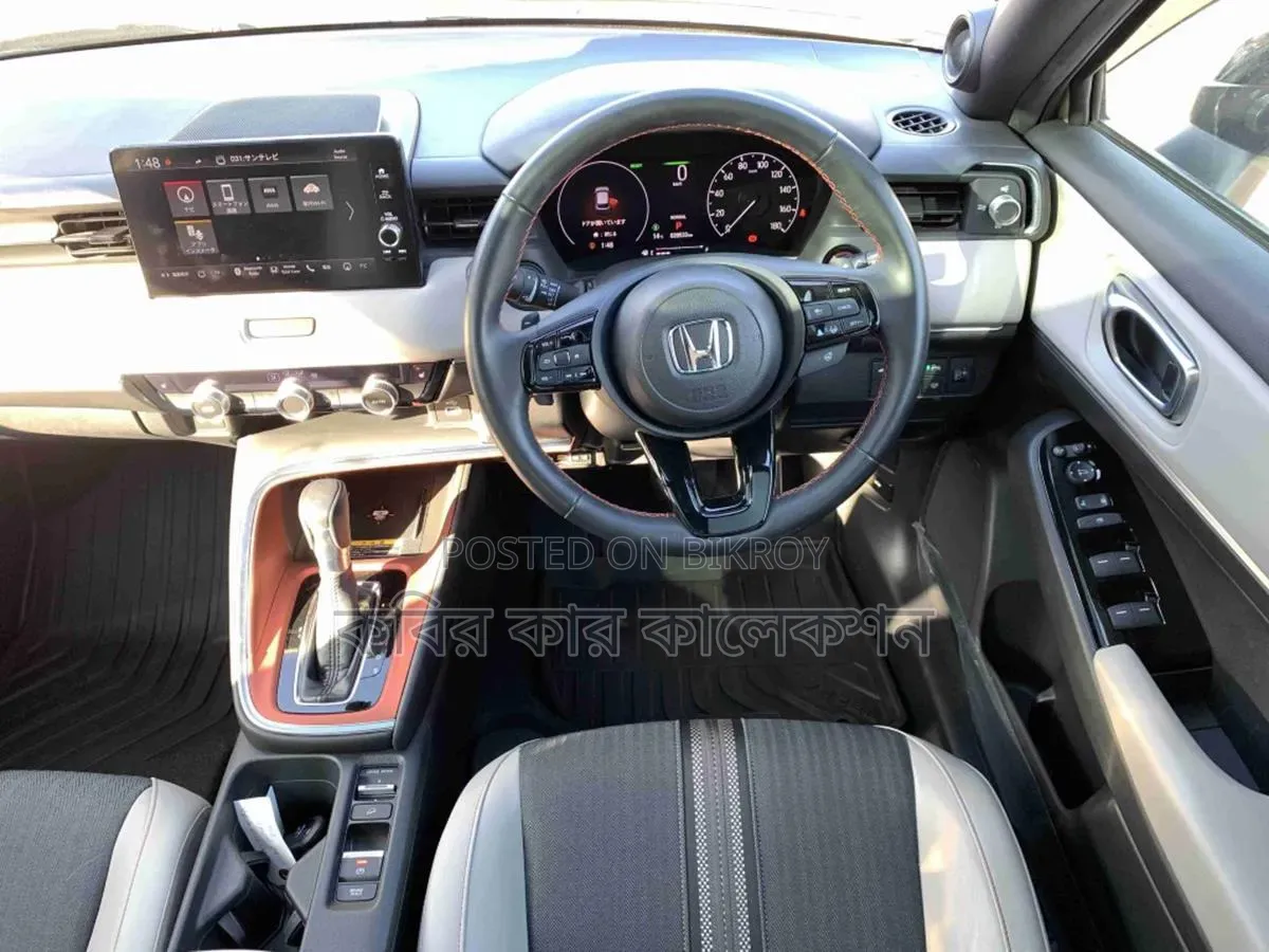 Honda Vezel 2021 Gold