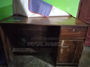 স্ক্রেচ টেবিল (শিল কড়ই কাঠের)