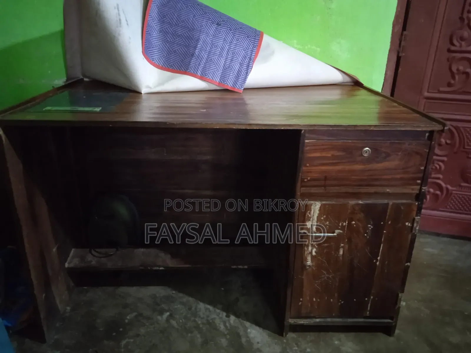স্ক্রেচ টেবিল (শিল কড়ই কাঠের)