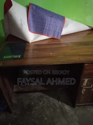 স্ক্রেচ টেবিল (শিল কড়ই কাঠের)
