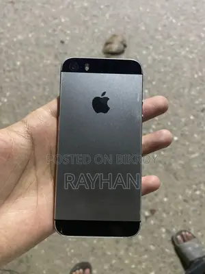 Apple iPhone 5s 16 GB Black