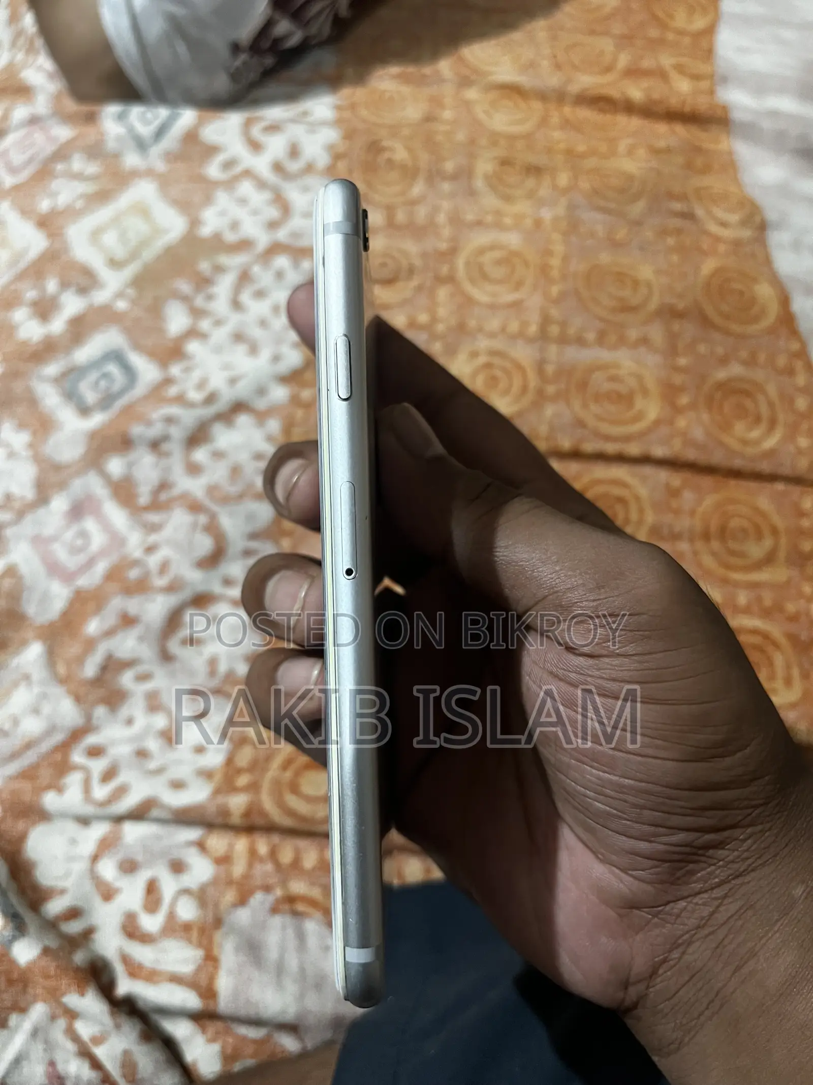 অ্যাপল আইফোন ৬ ৬৪ জিবি সাদা