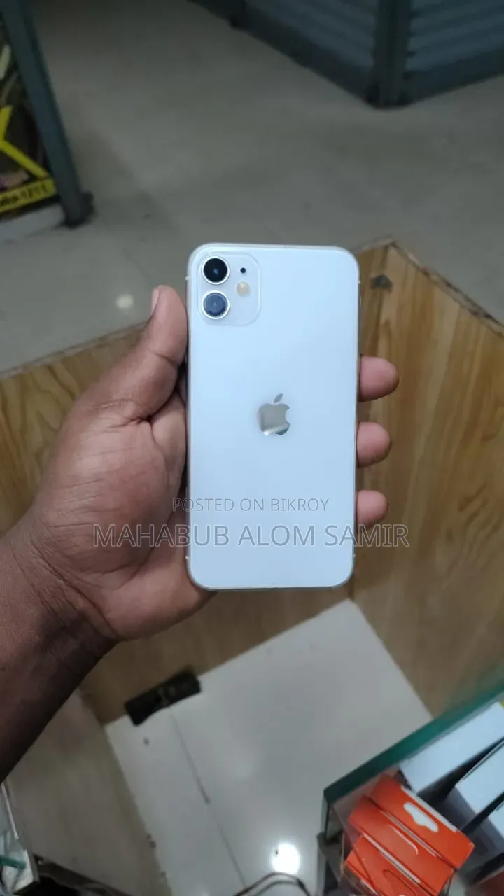Apple iPhone 11 64 GB White