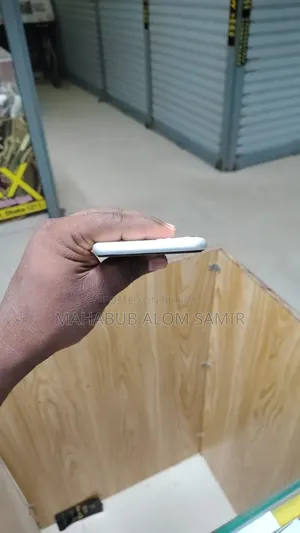 Apple iPhone 11 64 GB White