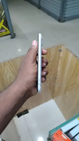 Apple iPhone 11 64 GB White