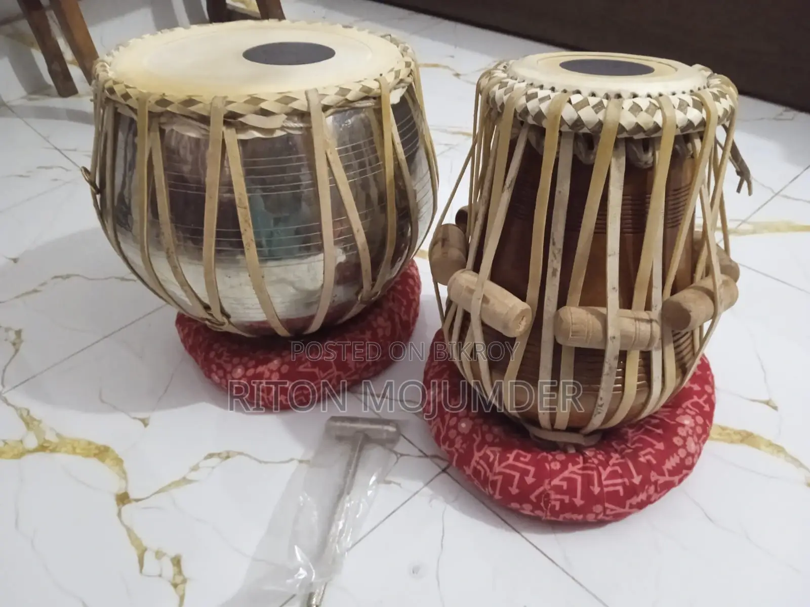 একটি ভালো মানের তবলা বিক্রয় করা হবে।
