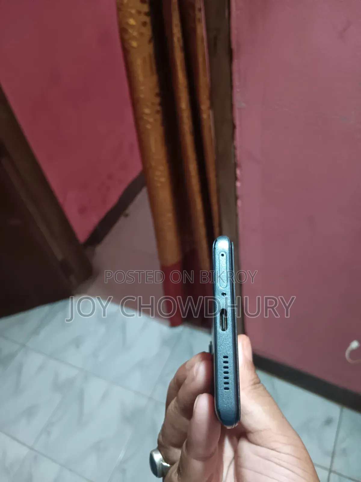 আইকিউওও ২৫৬ জিবি নীল