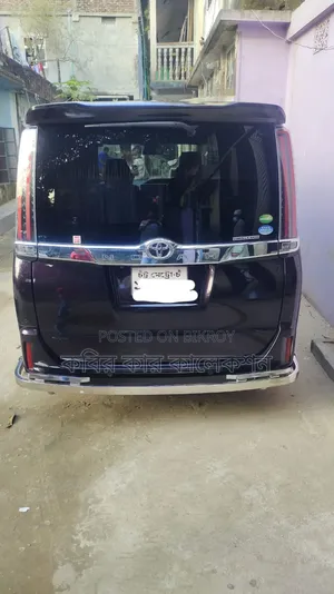 Toyota Noah 2019 Purple