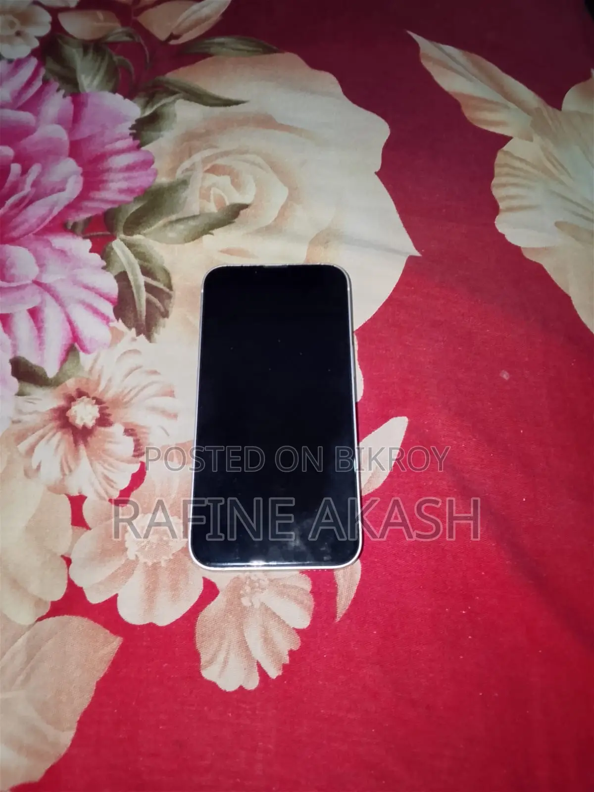 অ্যাপল আইফোন ১৩ ১২৮ জিবি হোয়াইট