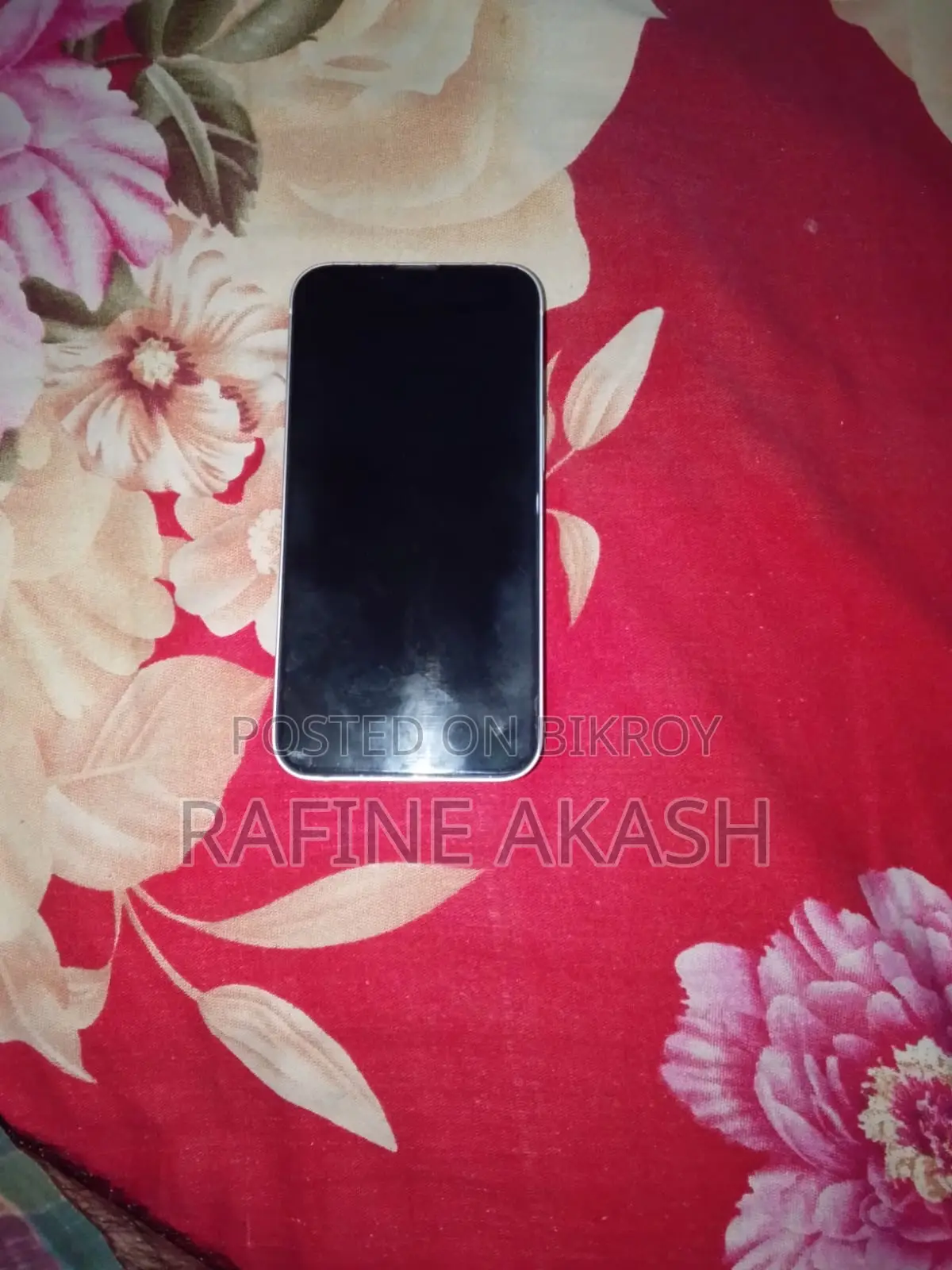 অ্যাপল আইফোন ১৩ ১২৮ জিবি হোয়াইট