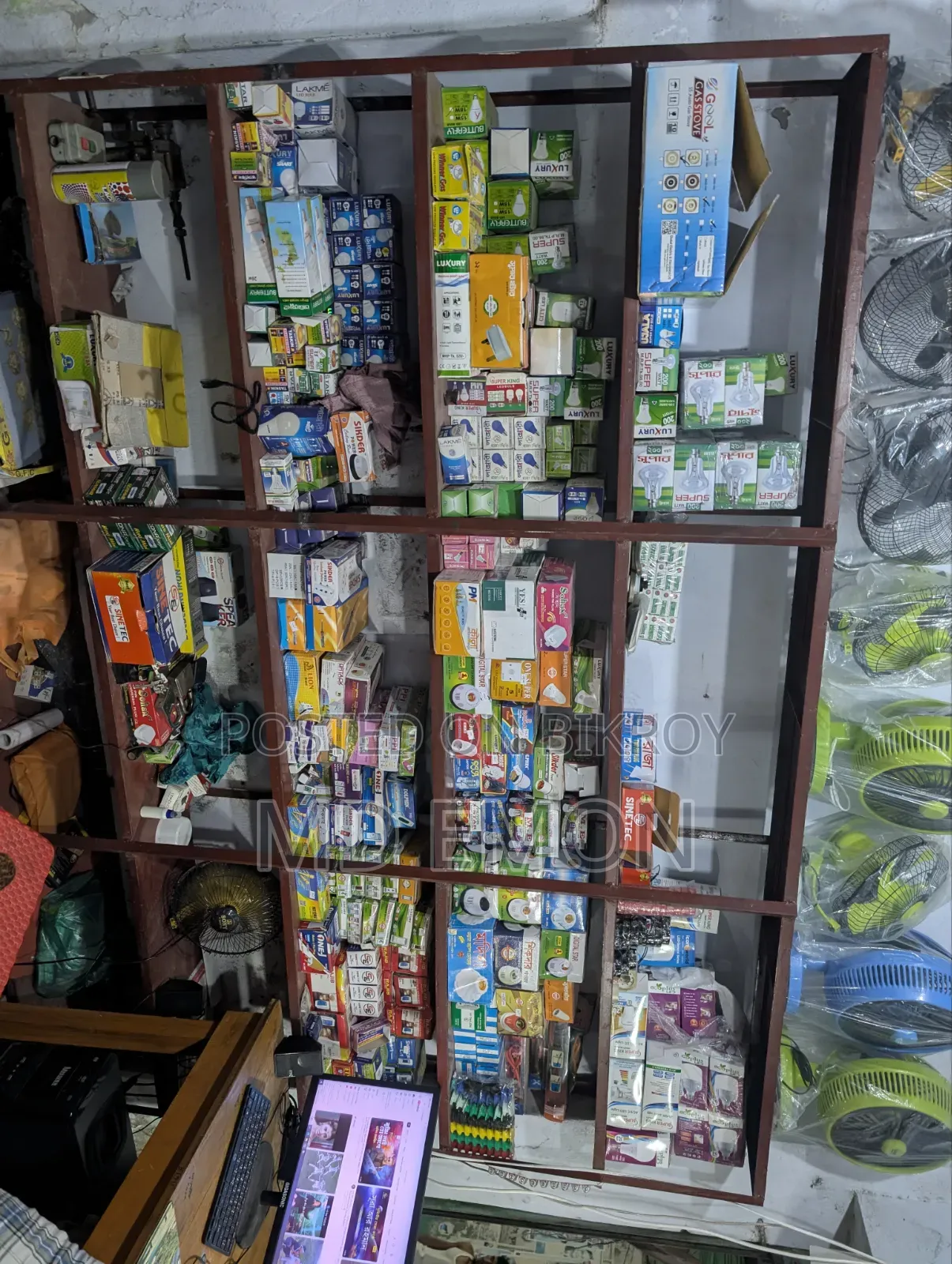 Urgent Sale Shop Rack