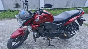 Honda CB 2018 Red