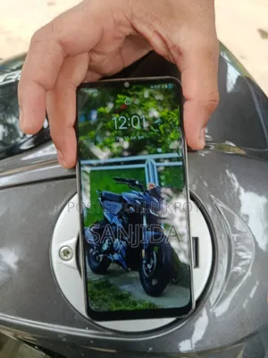Vivo Y17 128 GB Orange