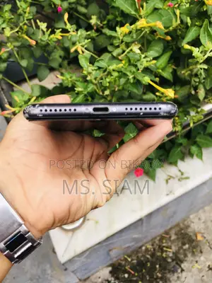 Apple iPhone 8 Plus 64 GB Black