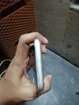 New Apple iPhone XR 64 GB White