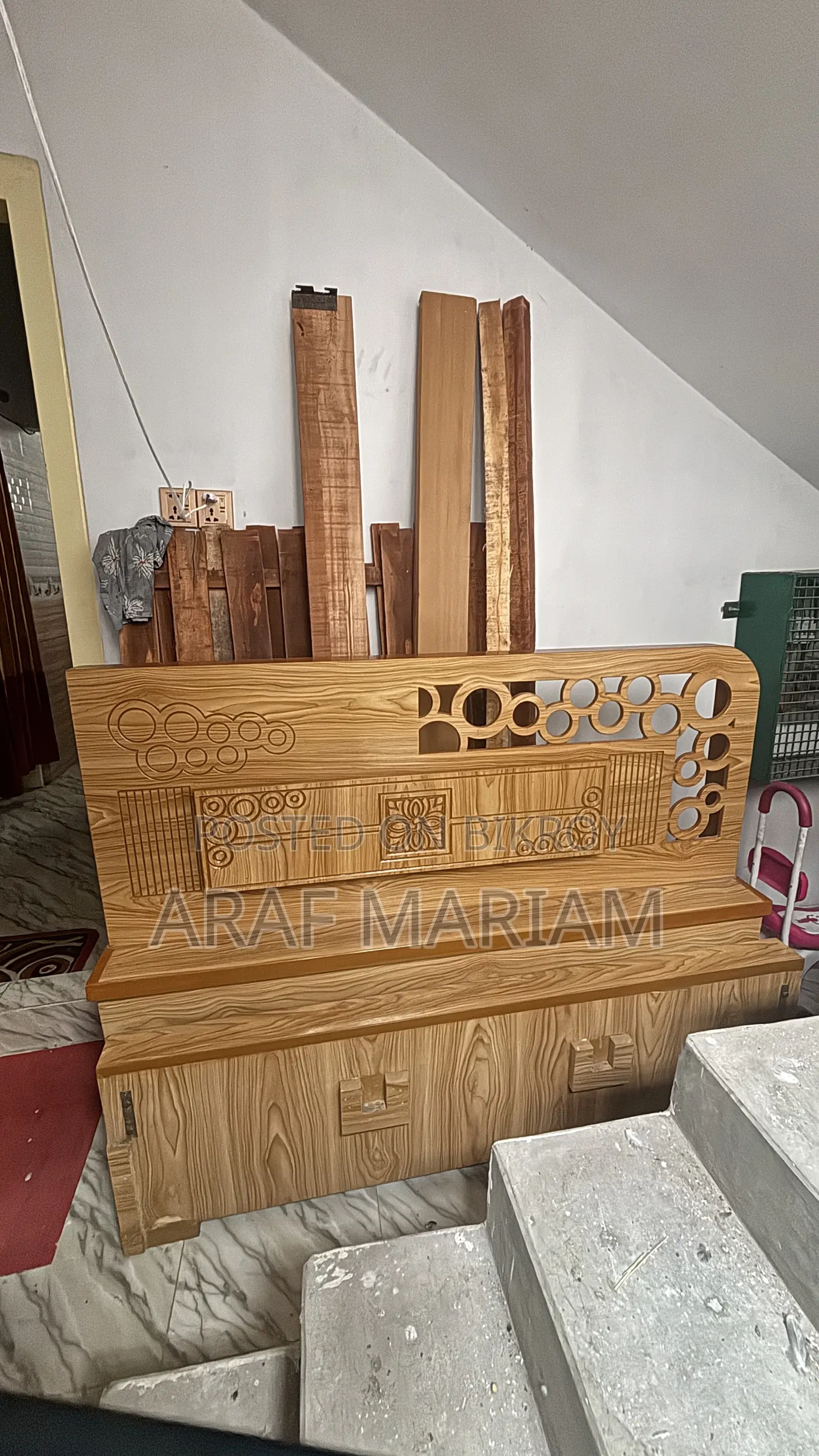 কানাডিয়ান ফার্নিচার বেড