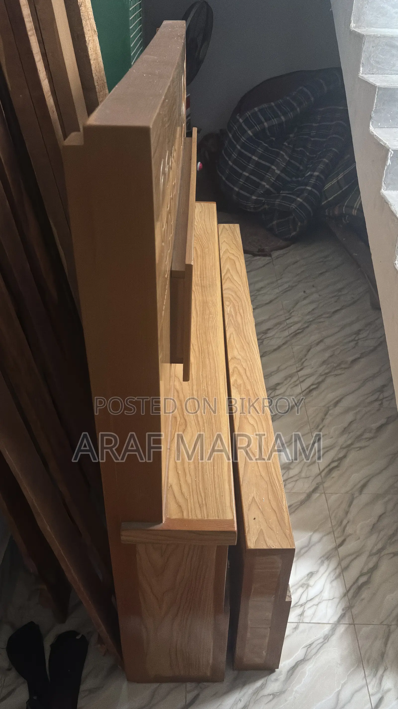 কানাডিয়ান ফার্নিচার বেড
