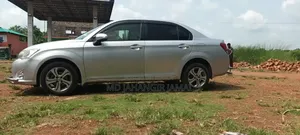 Toyota Axio 1.5 G 2WD 2012 Silver