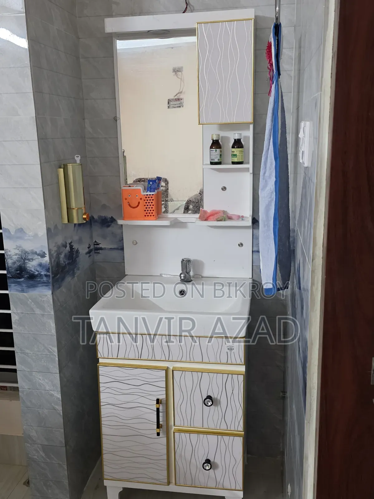 White Basin Cabinet Set