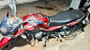 Bajaj Discover 100 2019 Red