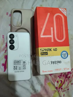 নতুন টেকনো স্পার্ক ৪০ প্রো+ ২৫৬ জিবি সাদা